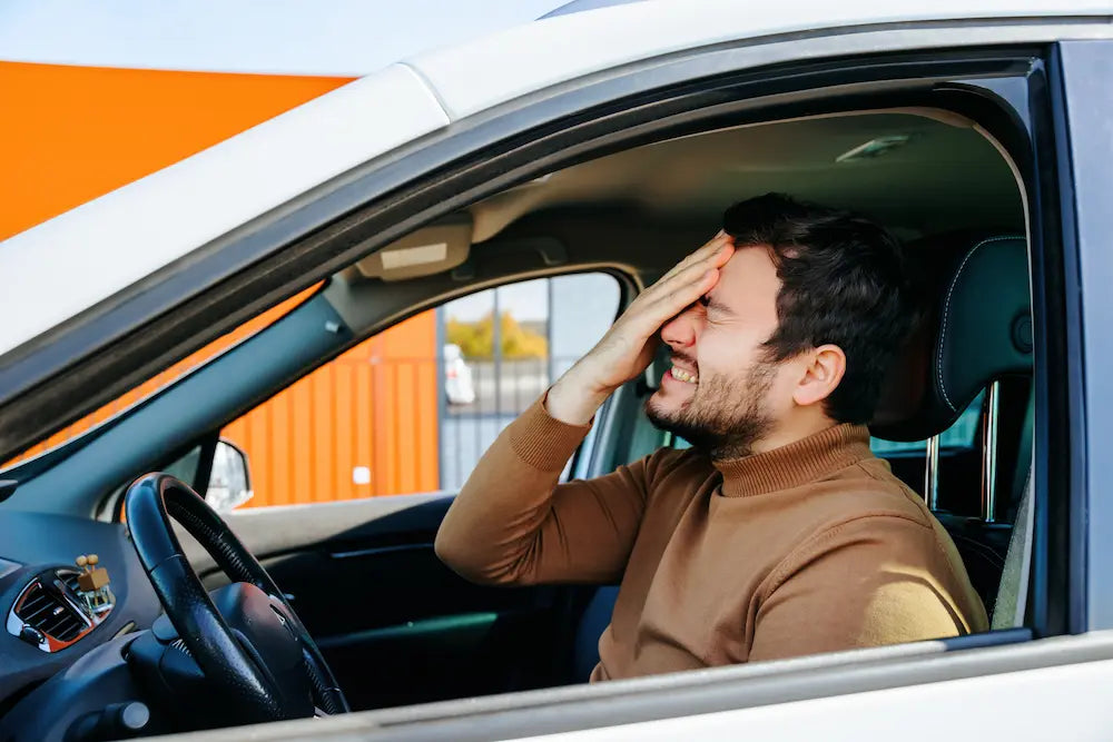 Comment soulager les douleurs dorsales en voiture avec un coussin lombaire