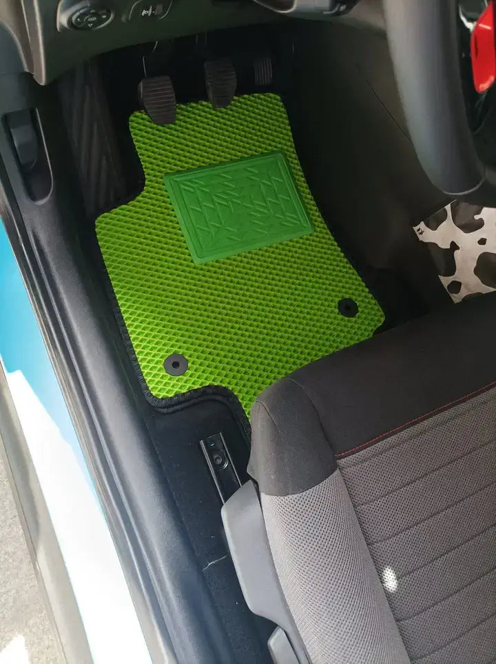 tapis personnalisable avant voiture racstars vert